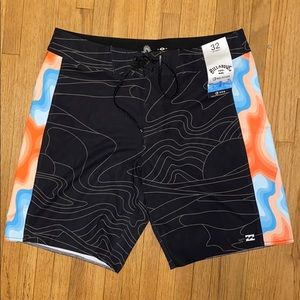 Billabong dunes boardshort size 32 NWT